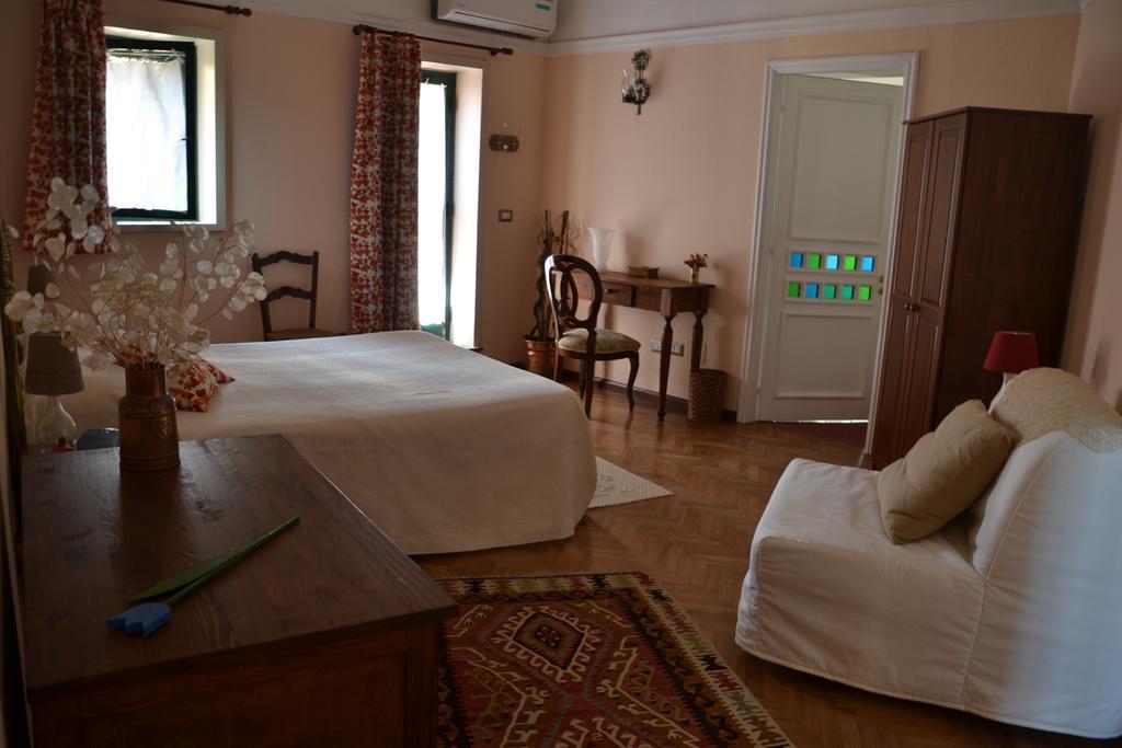 B&B Velardi Viagrande Bilik gambar
