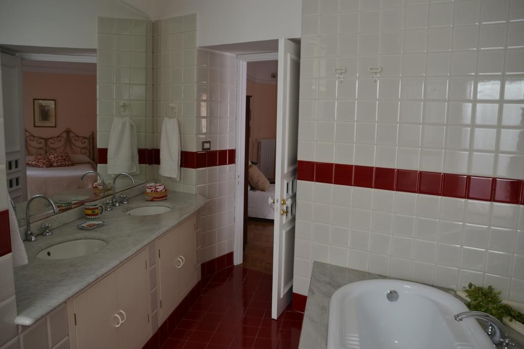 B&B Velardi Viagrande Bilik gambar