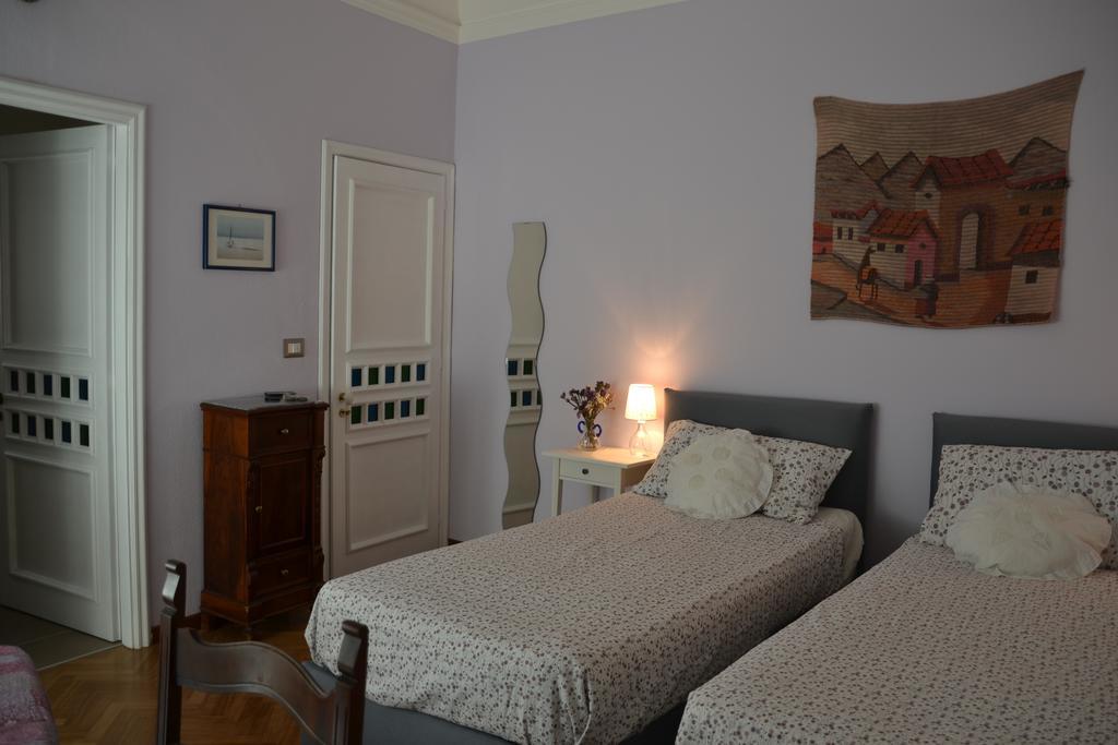B&B Velardi Viagrande Bilik gambar